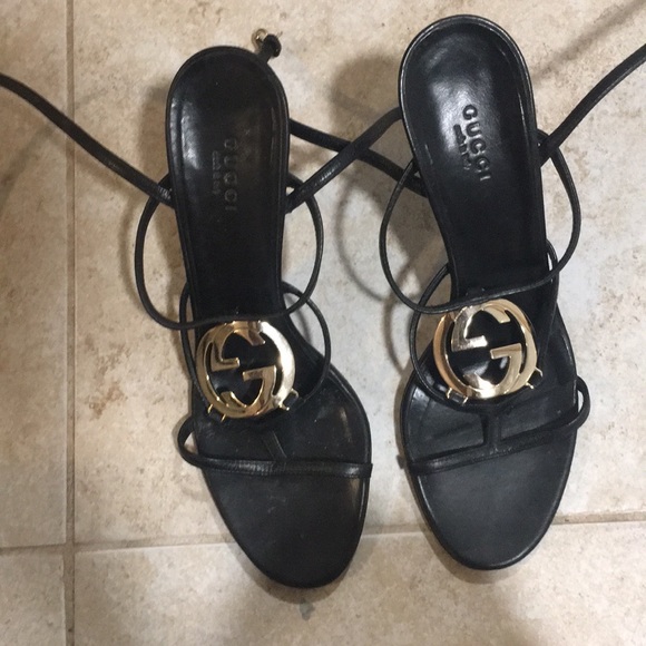 $899 vintage Gucci logo sandals size 37 - Picture 1 of 9